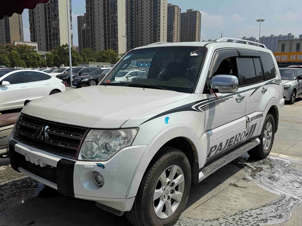 Mitsubishi V93 2011 3.0L AT