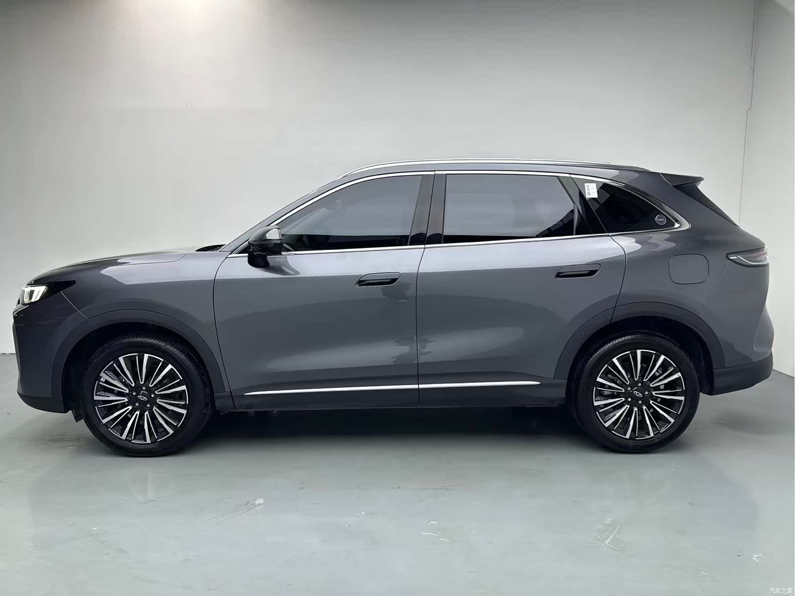Chery Tiggo 8, 2025 3