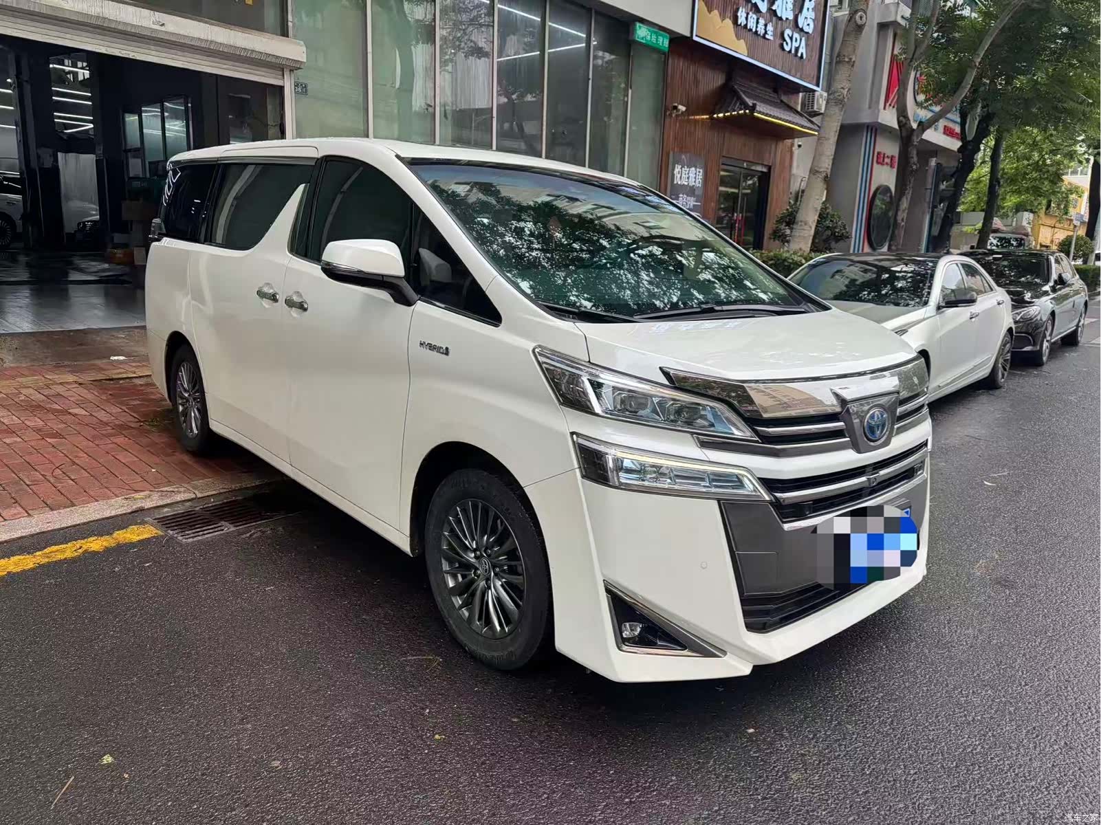 Toyota Vellfire, 2020 3