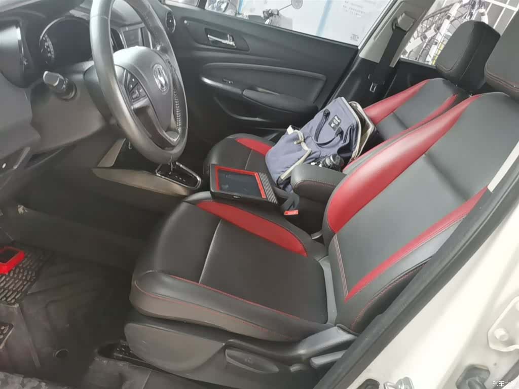 Changan CS15, 2017 15
