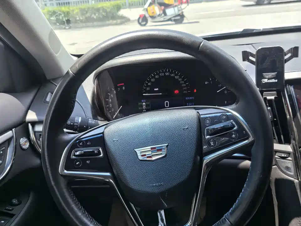 Cadillac ATS-L