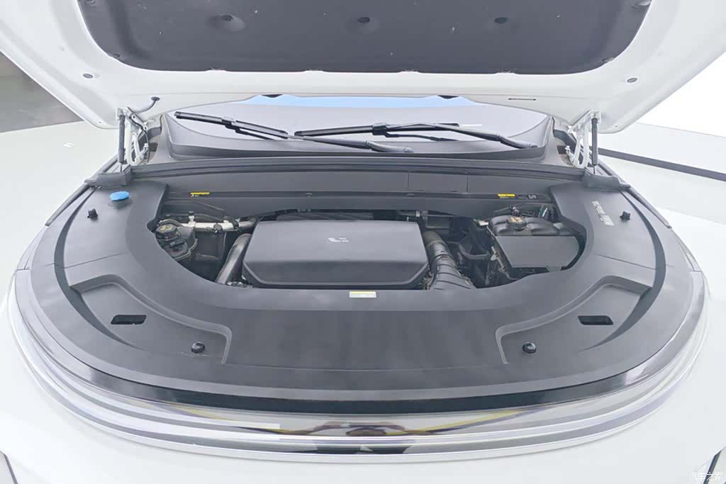 Li Auto L7, 2024 10