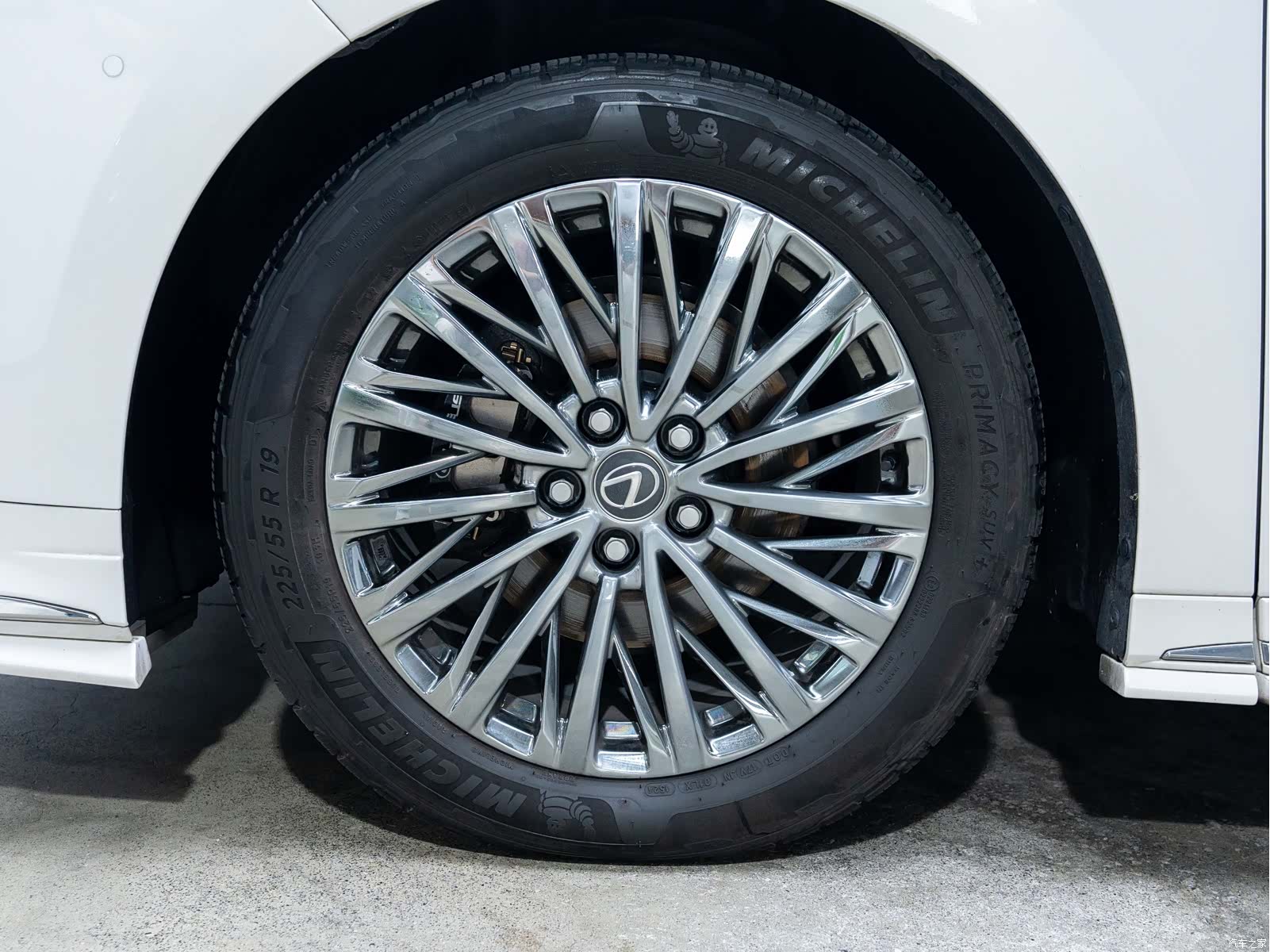 Lexus LM, 2025 все фото