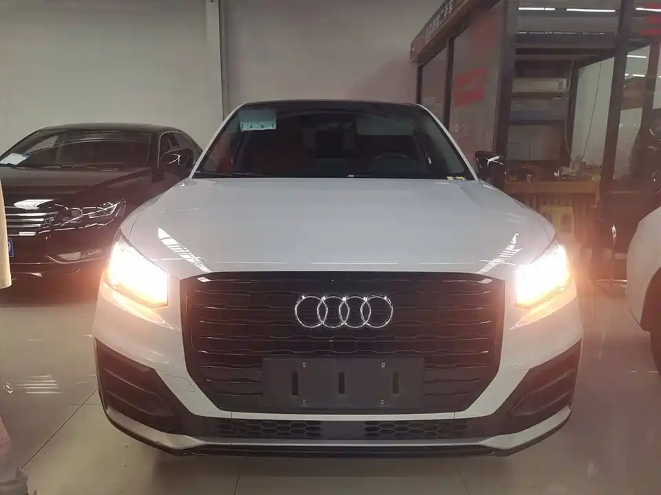 Audi Q2L
