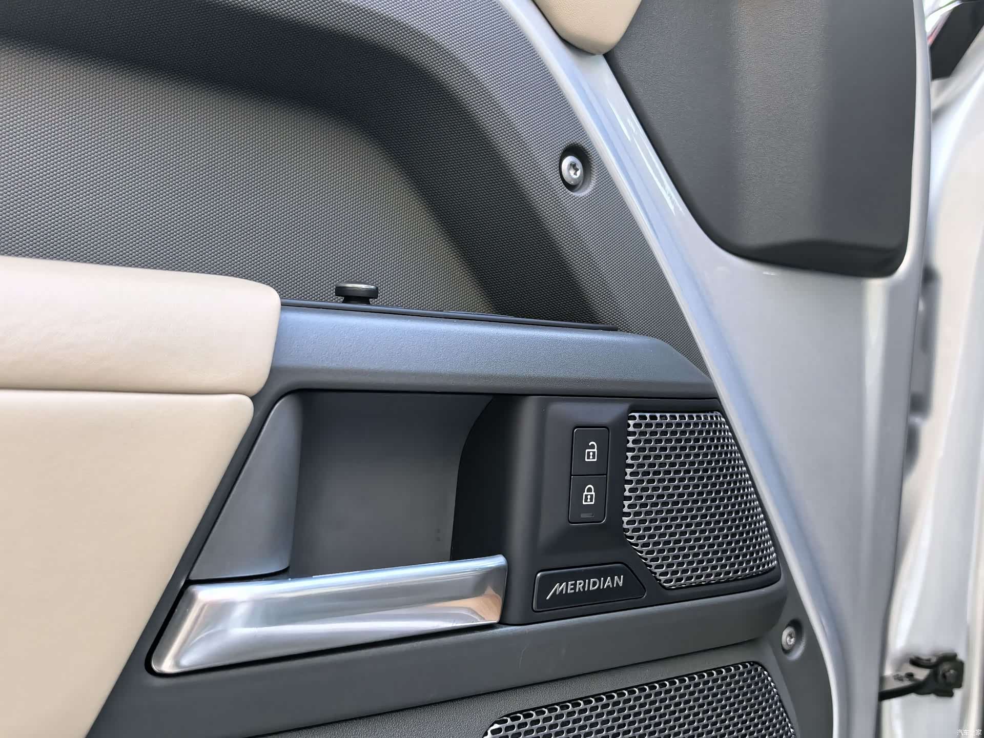 Land Rover Defender, 2021 все фото