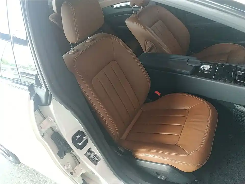 Mercedes-Benz CLS Mercedes-Benz CLS