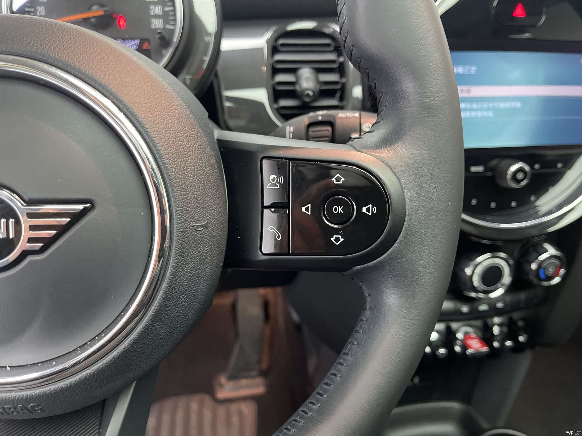 Mini ONE, 2022 21