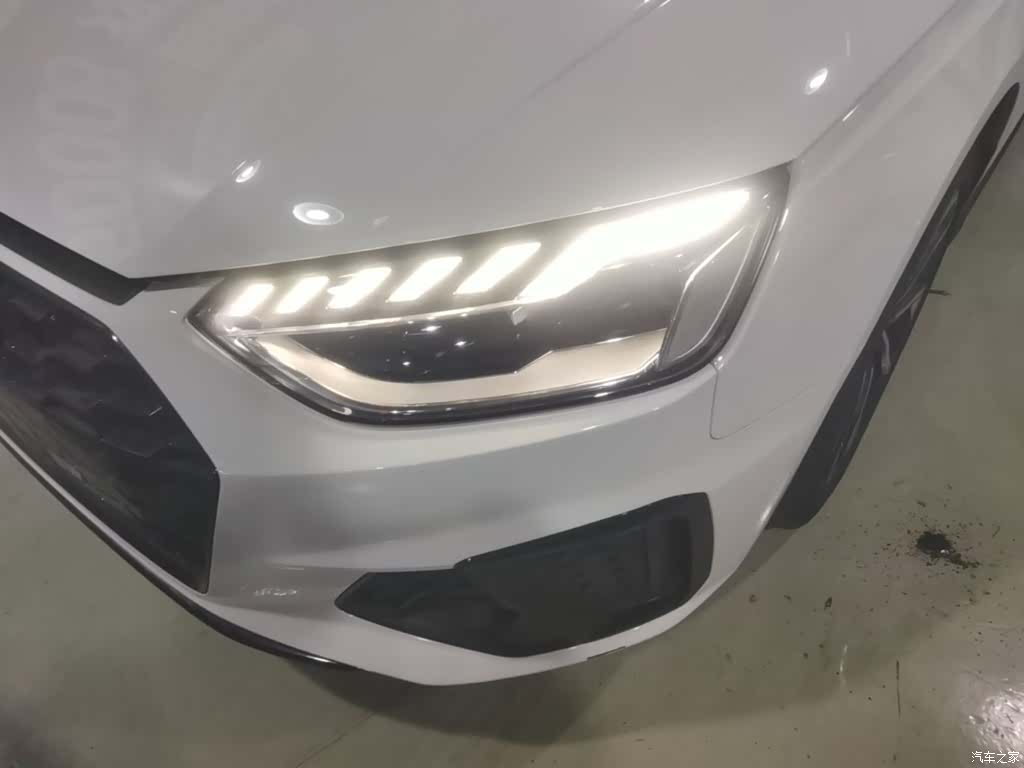 Audi A4L, 2023 24