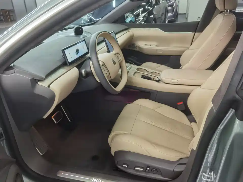 NIO ET7