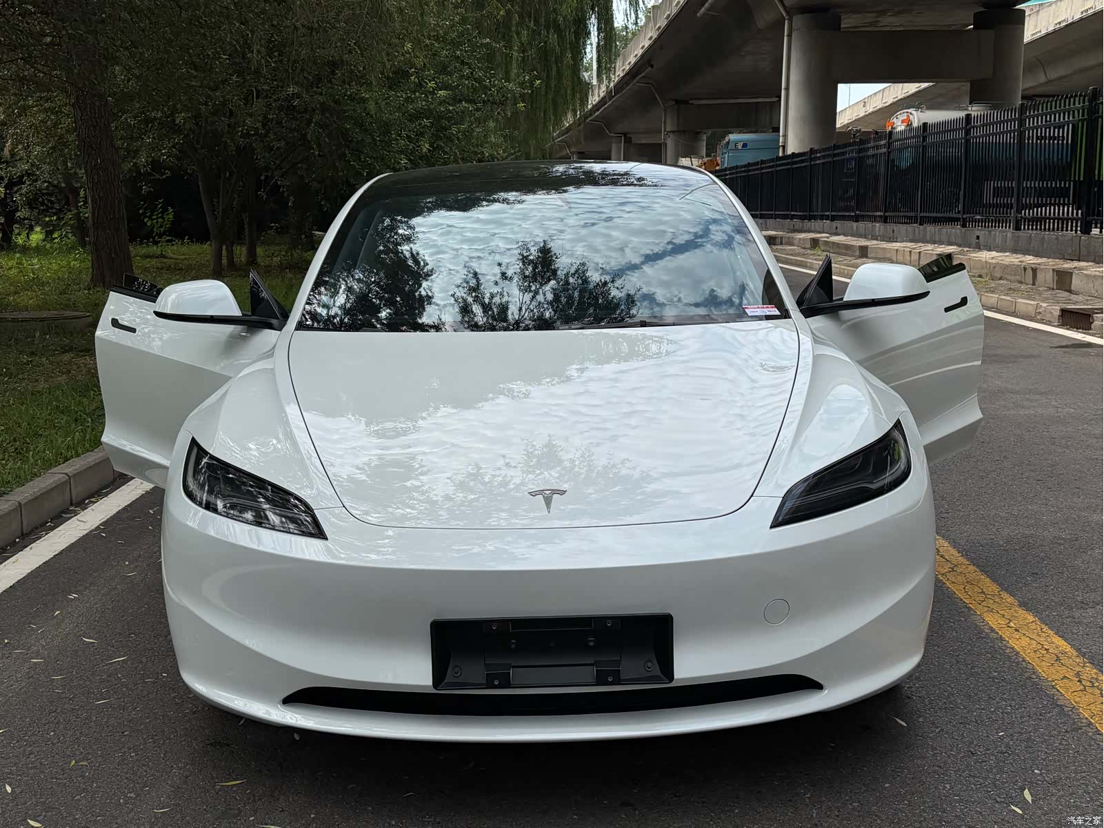 Tesla Model 3, 2025 15