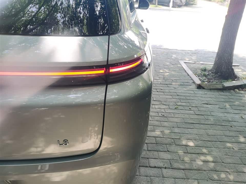 Li Auto Ideal L8