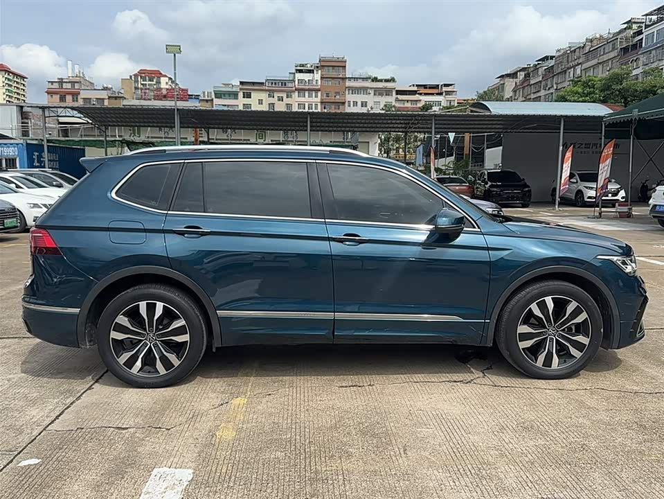 Volkswagen Tiguan L