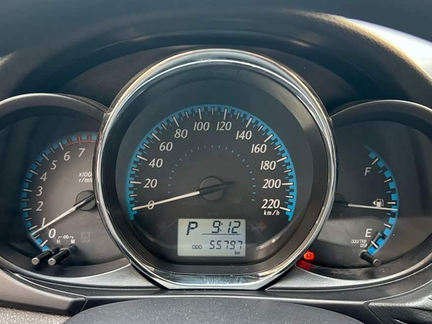 Toyota YARiS L to enjoy