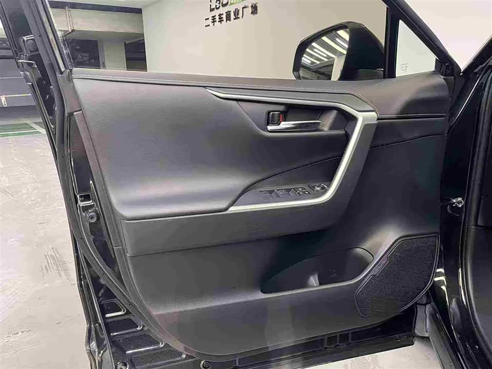 Toyota RAV4 Rongfang