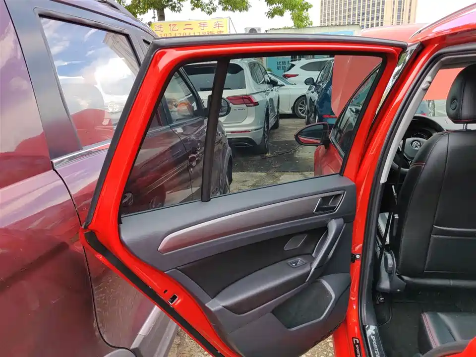 Volkswagen Golf*Jiayu