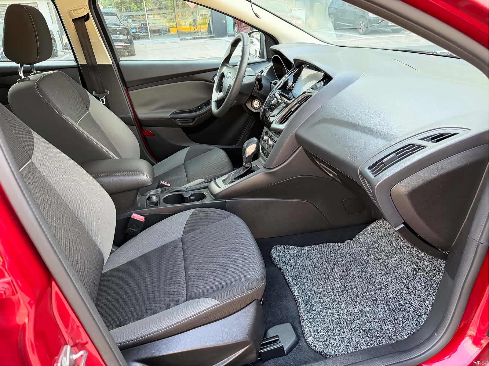 Ford Focus, 2014 12
