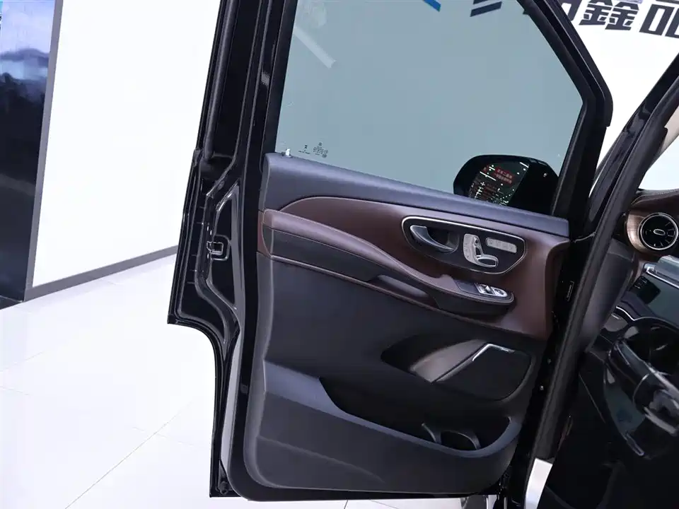 Mercedes-Benz V-class