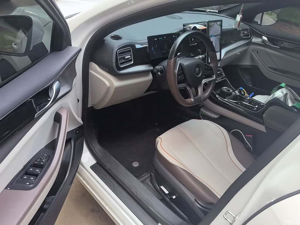BYD Qin, 2023 13