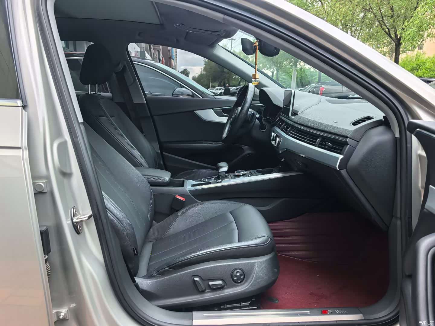 Audi A4L, 2018 7