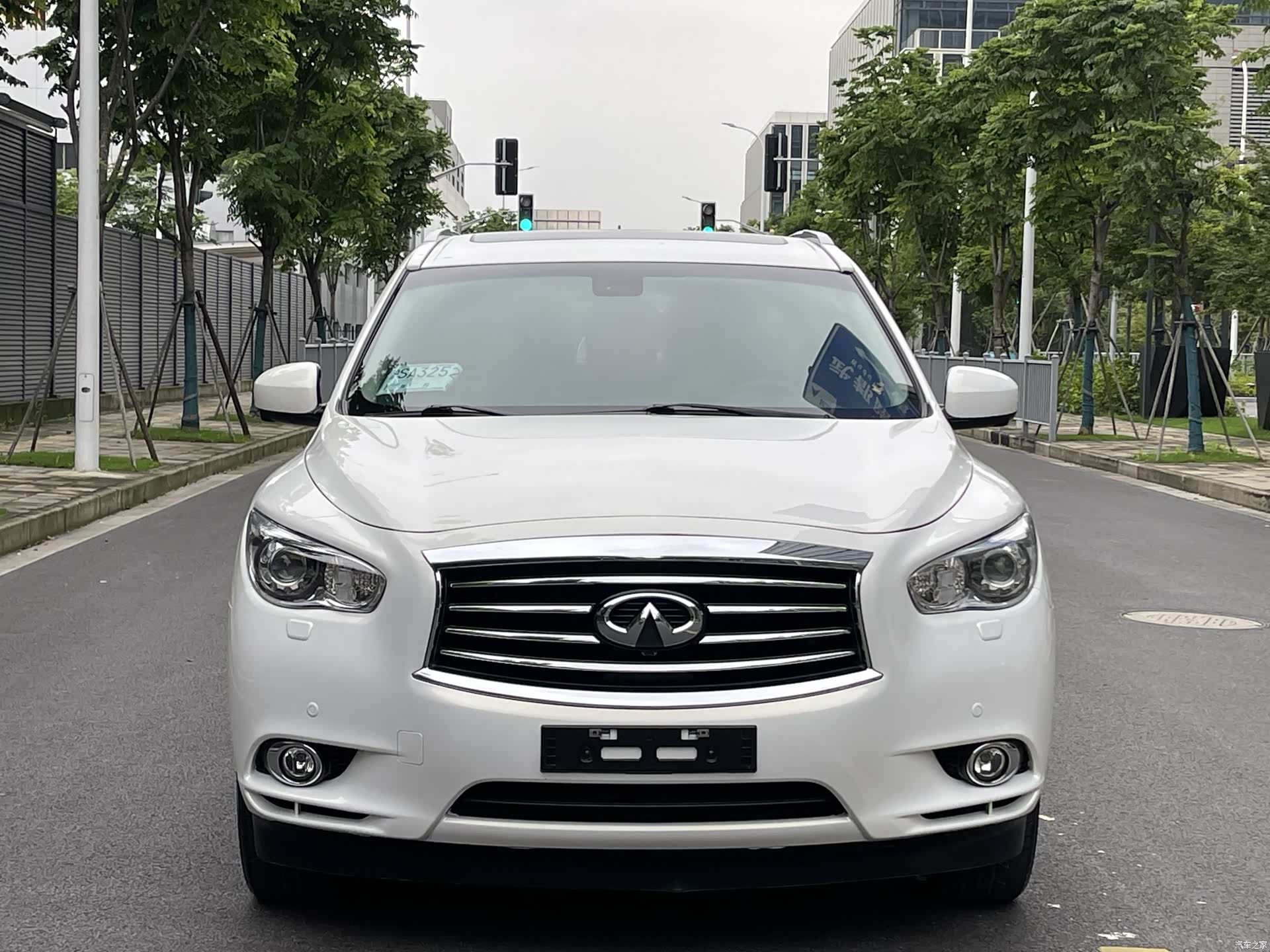 Infiniti JX35, 2014 2