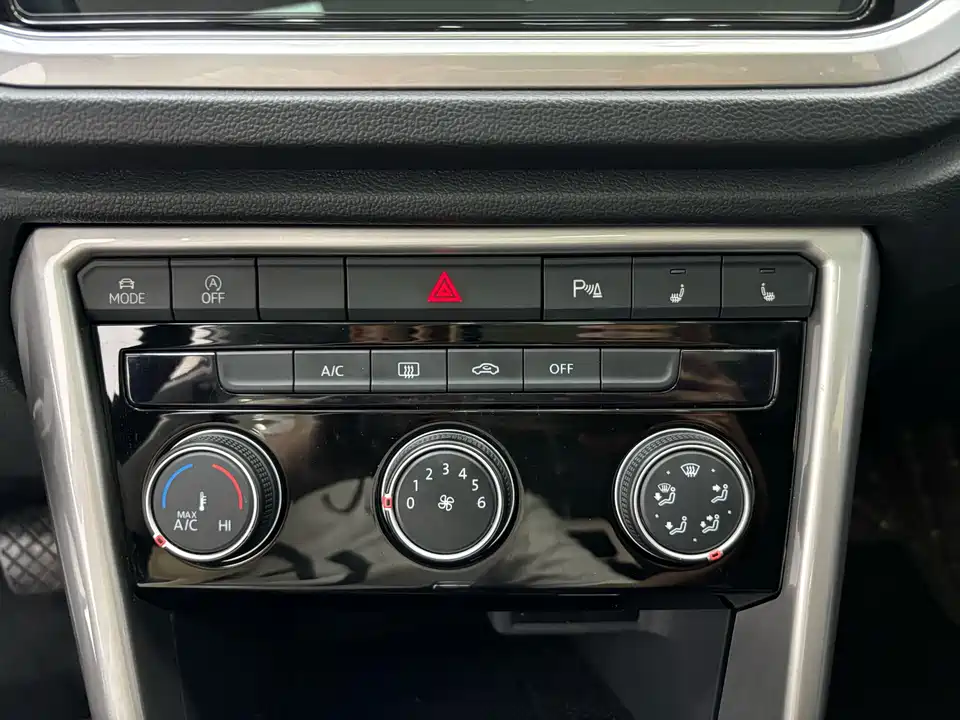 Volkswagen T-ROC exploring Songs