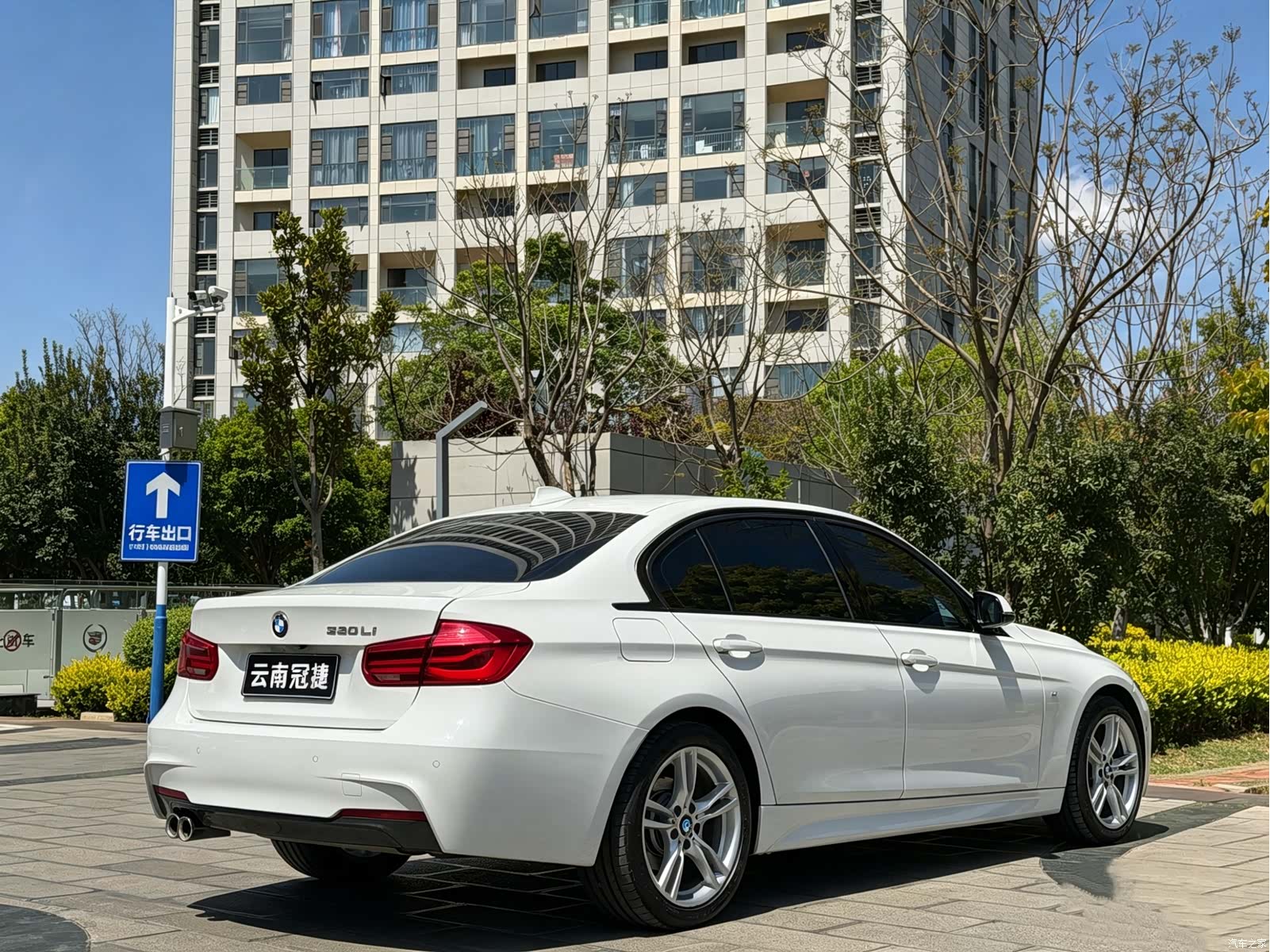 BMW 3 Series, 2018 все фото