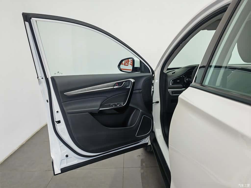 DongFeng AX7, 2019 8