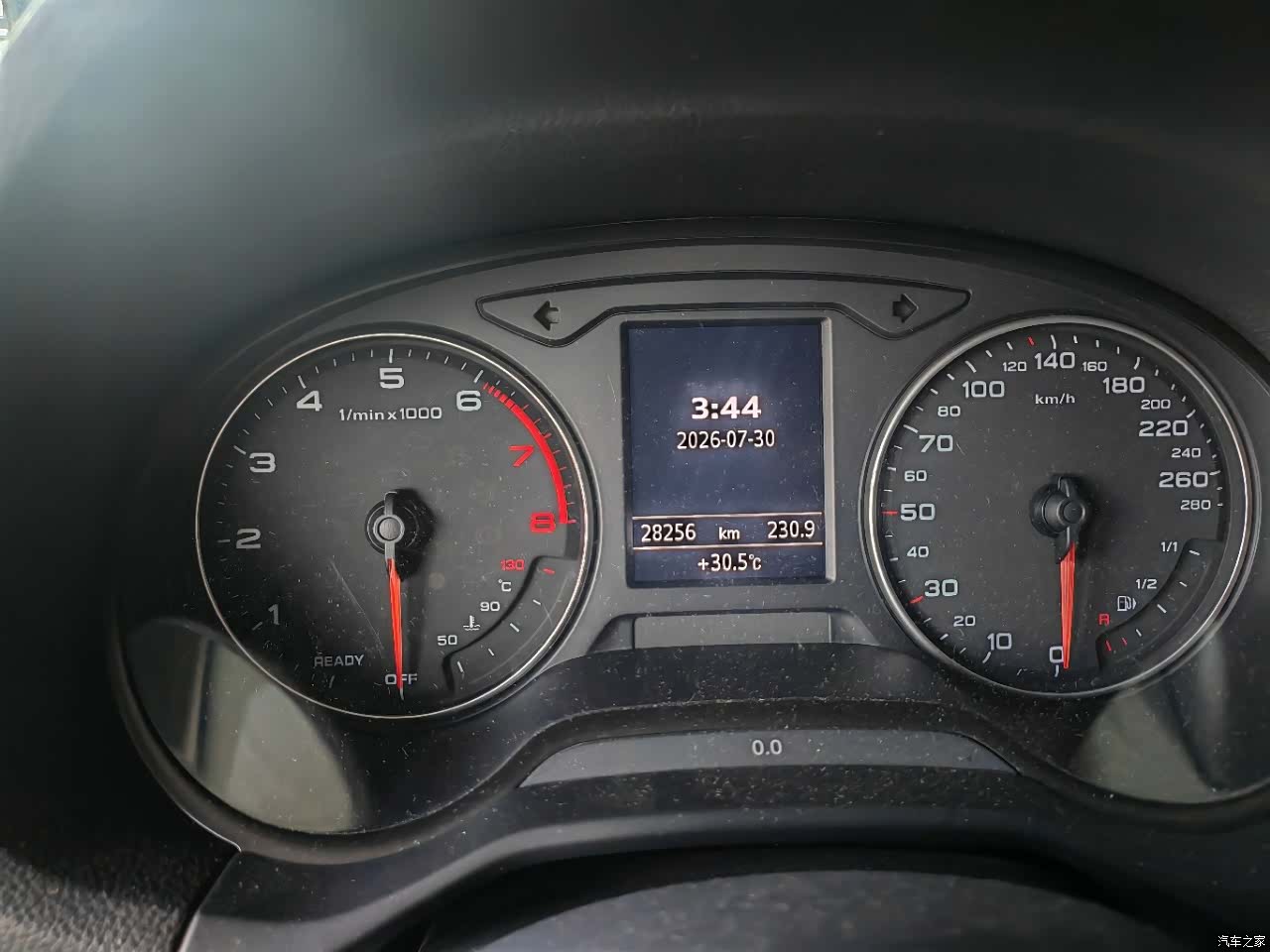 Audi Q2L, 2022 все фото