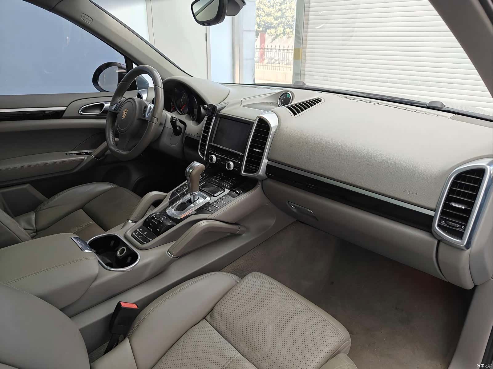 Porsche Cayenne, 2011 14