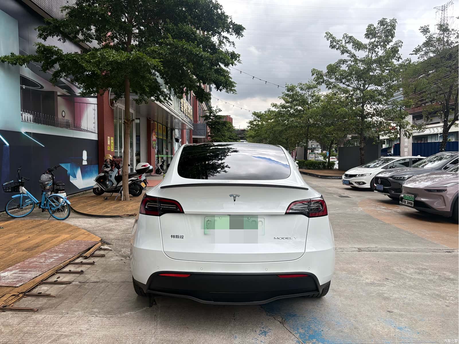 Tesla Model Y, 2023 6