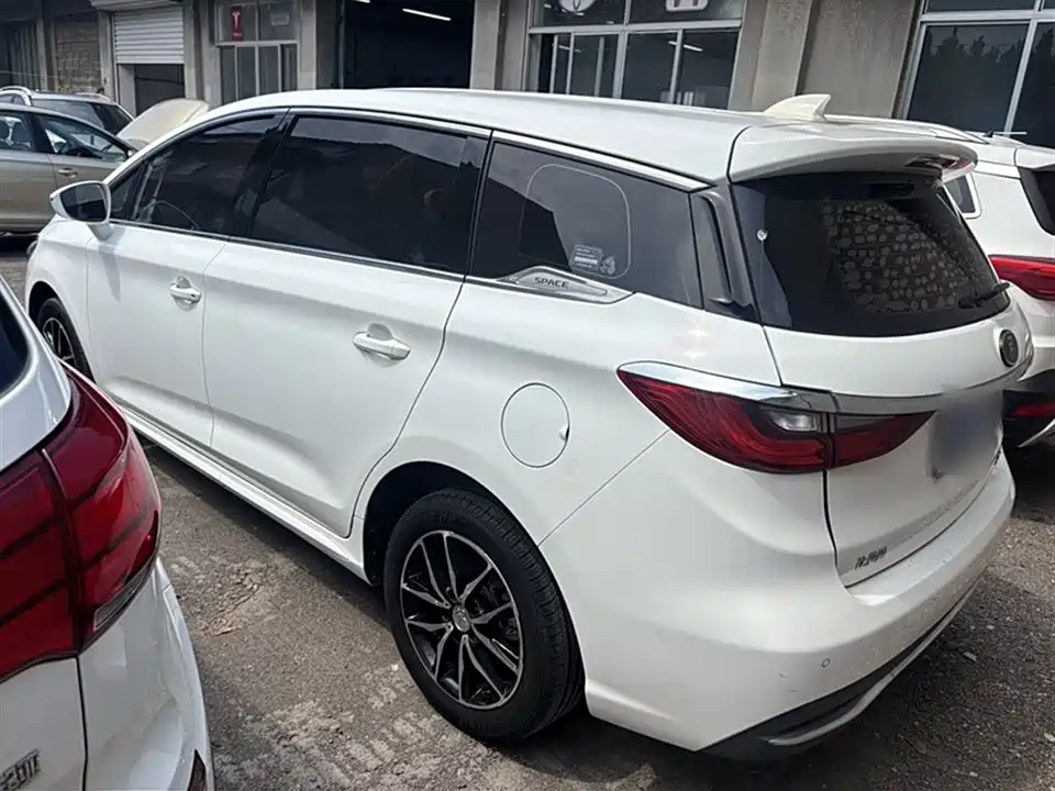 BYD Song MAX BYD Song MAX