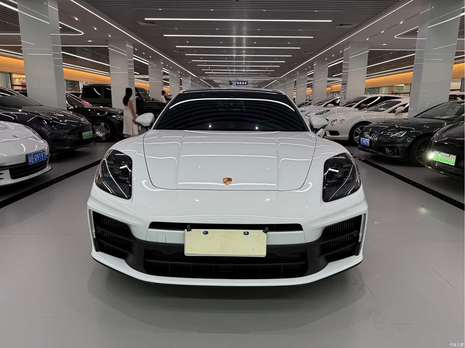 Porsche Panamera, 2025 2