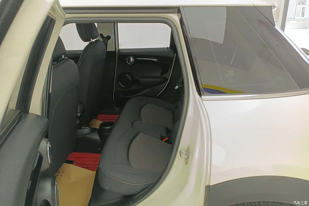 Mini ONE, 2019 11
