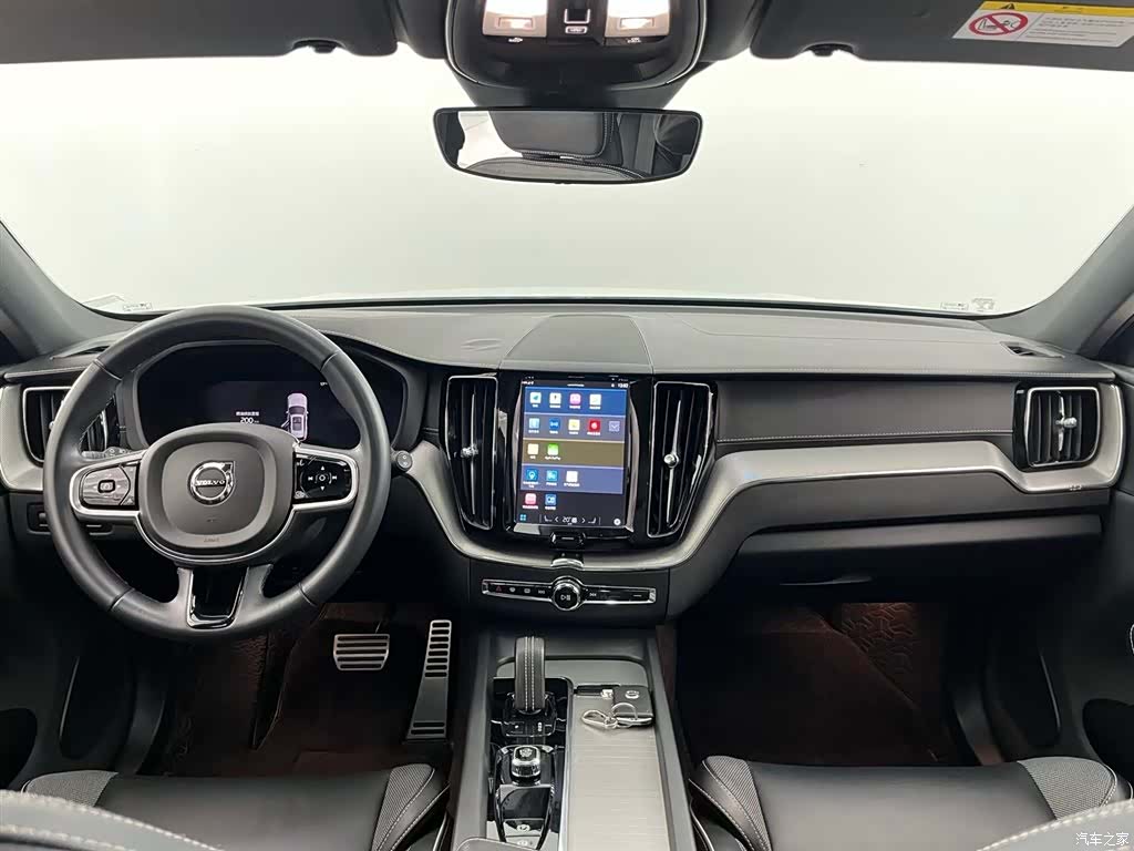 Volvo XC60, 2022 все фото