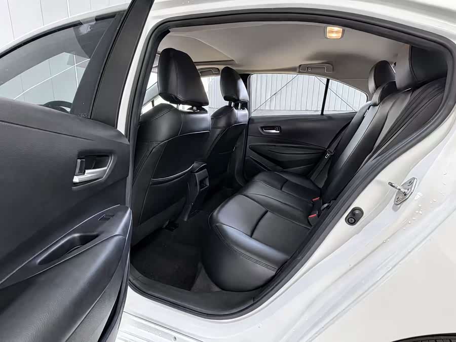 Toyota Corolla 2022, фото 10