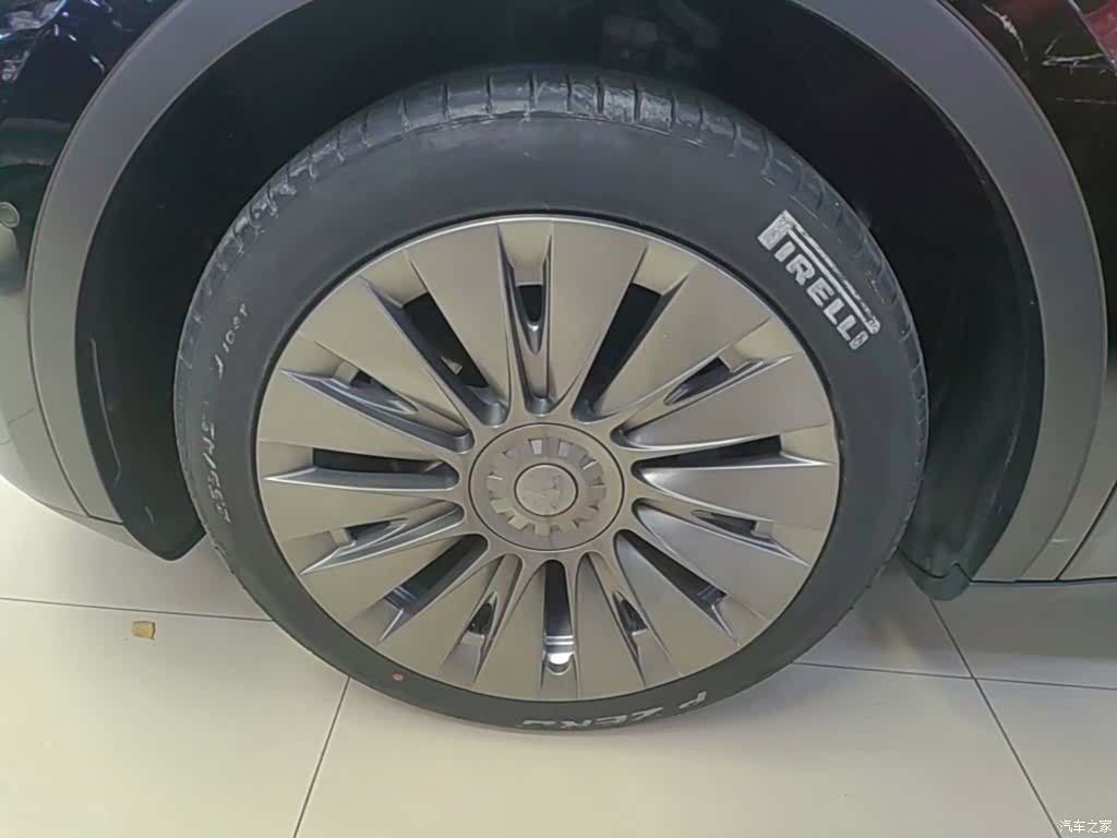 Tesla Model Y, 2023 23