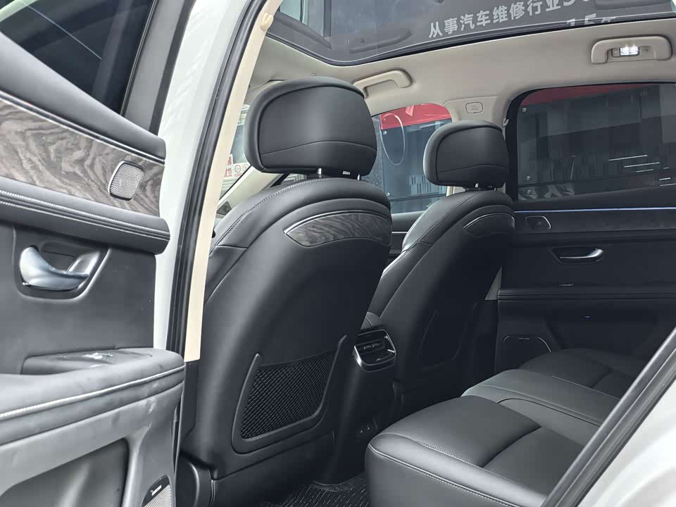 AITO Ask the world M5