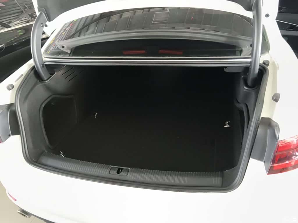 Audi A4L, 2017 19