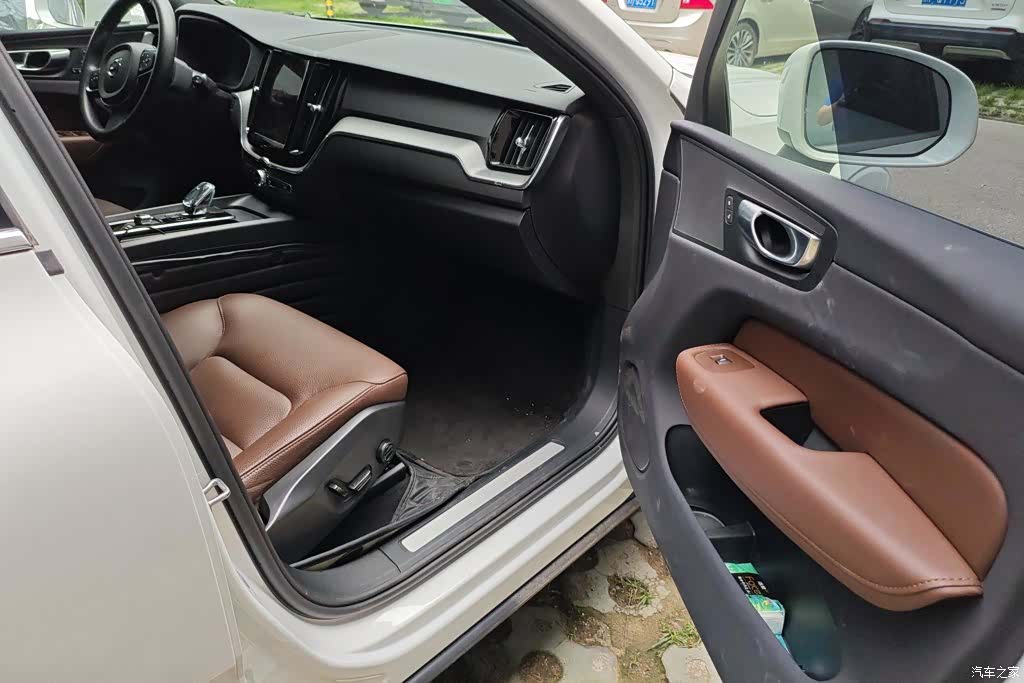Volvo XC60, 2023 8