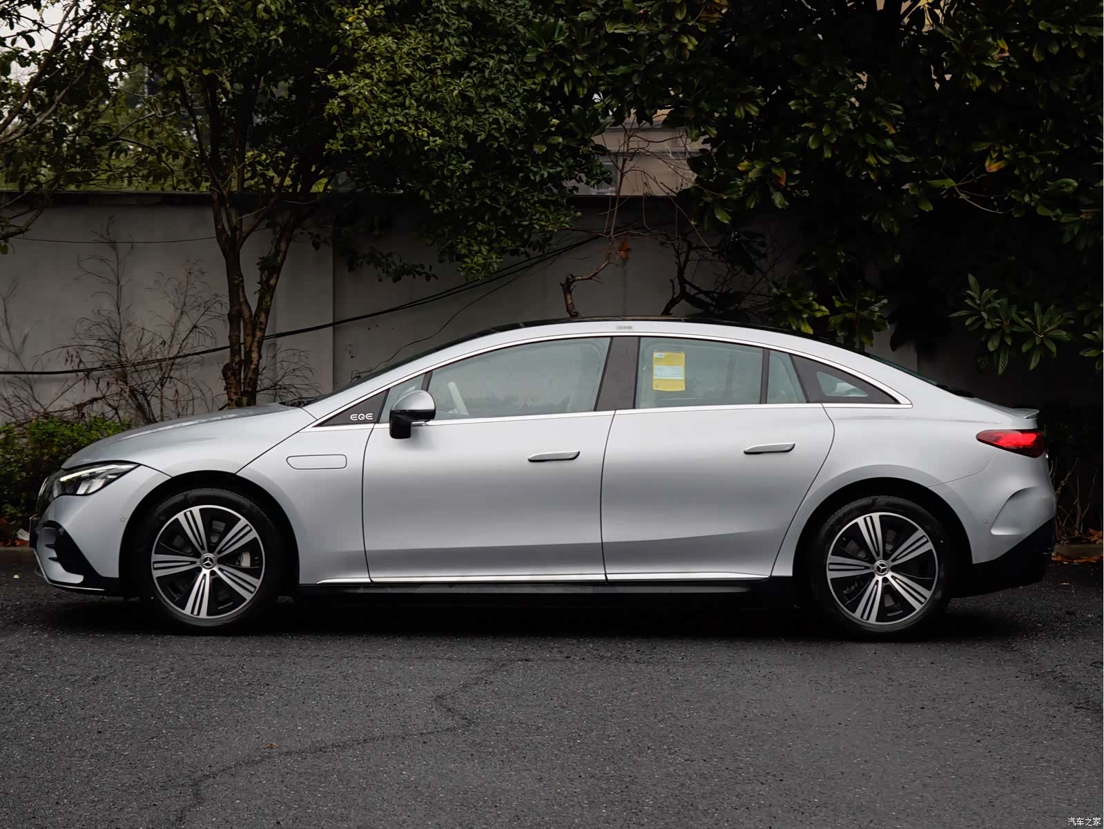 Mercedes-Benz EQE, 2026 3