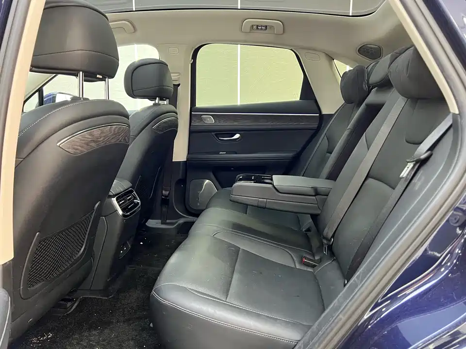 AITO Ask the world M5