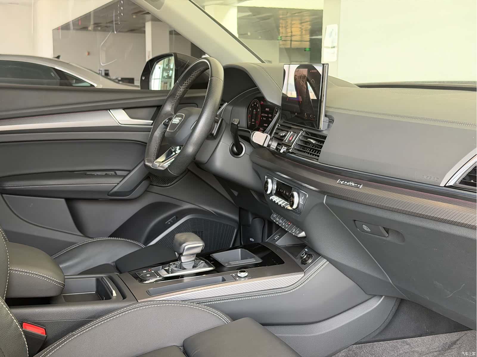 Audi Q5L, 2022 10