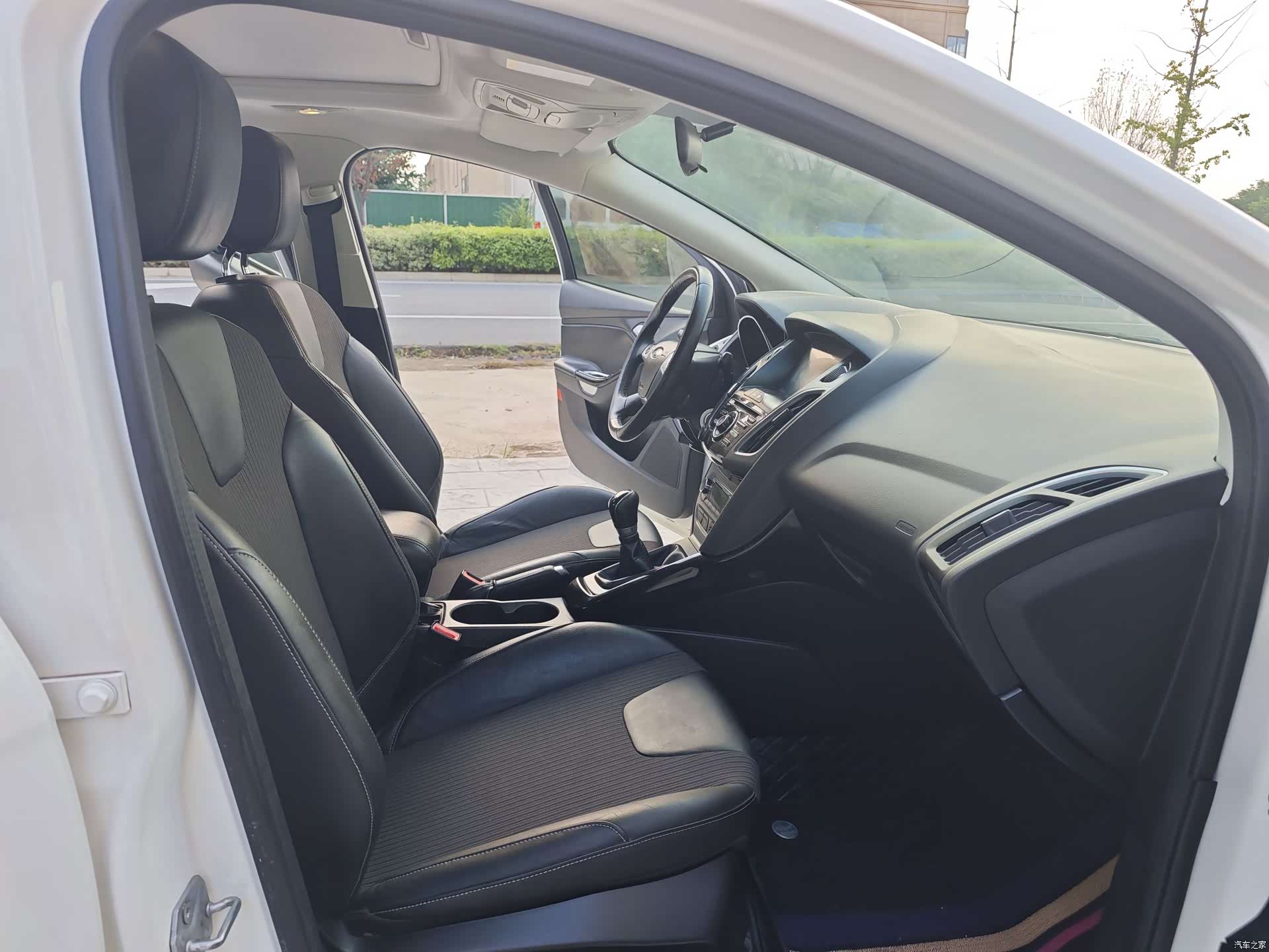 Ford Focus, 2014 12
