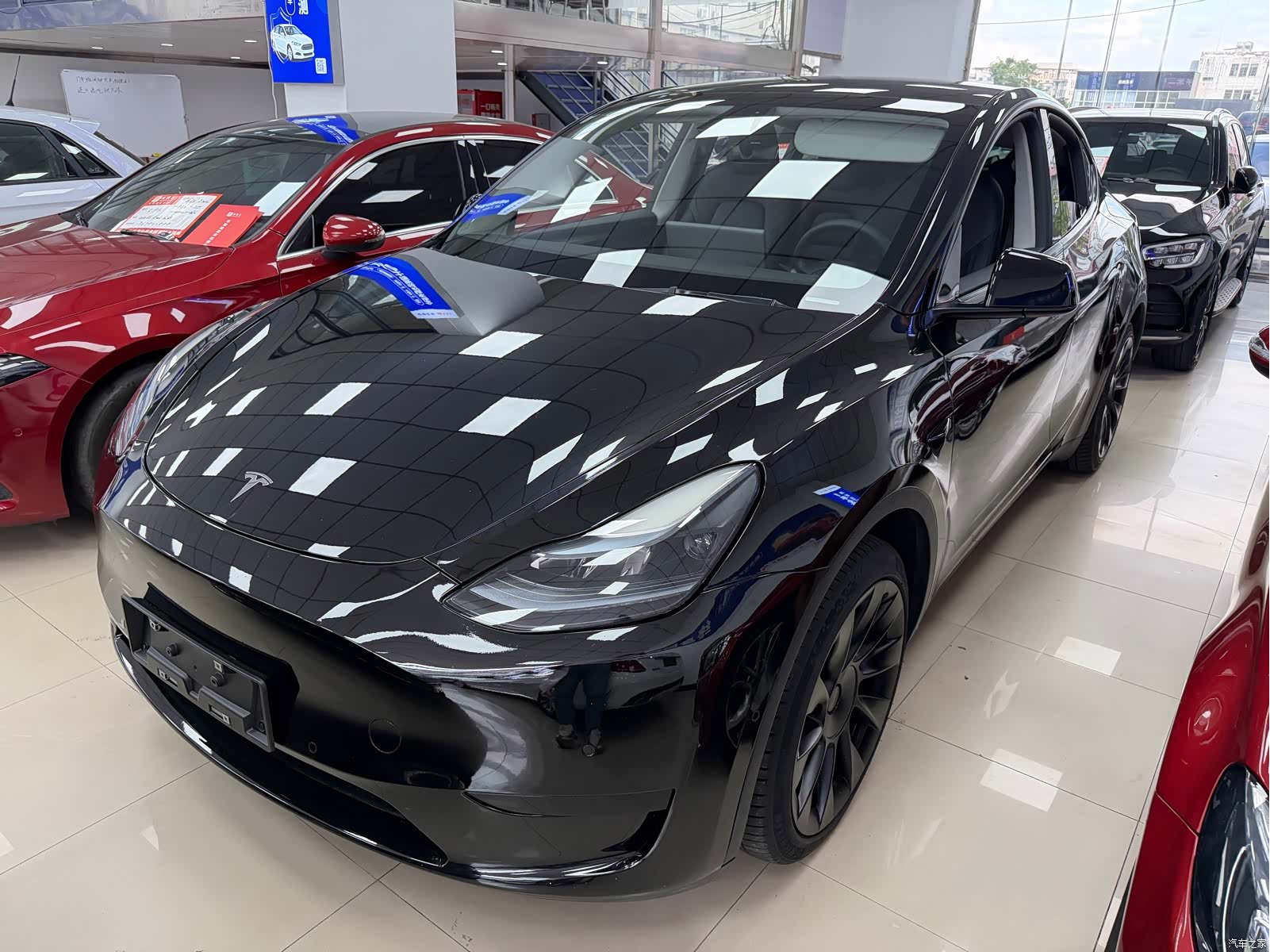 Tesla Model Y, 2023 1