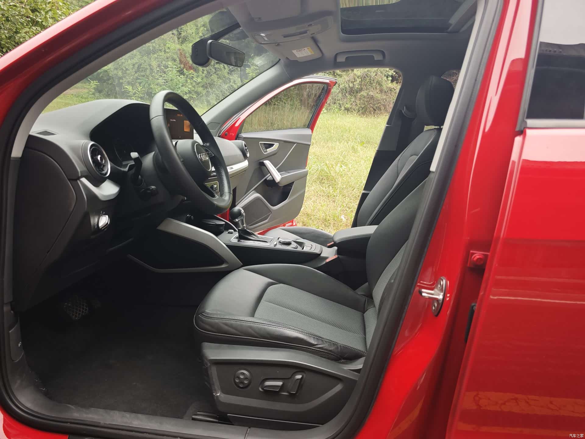 Audi Q2L, 2019 8