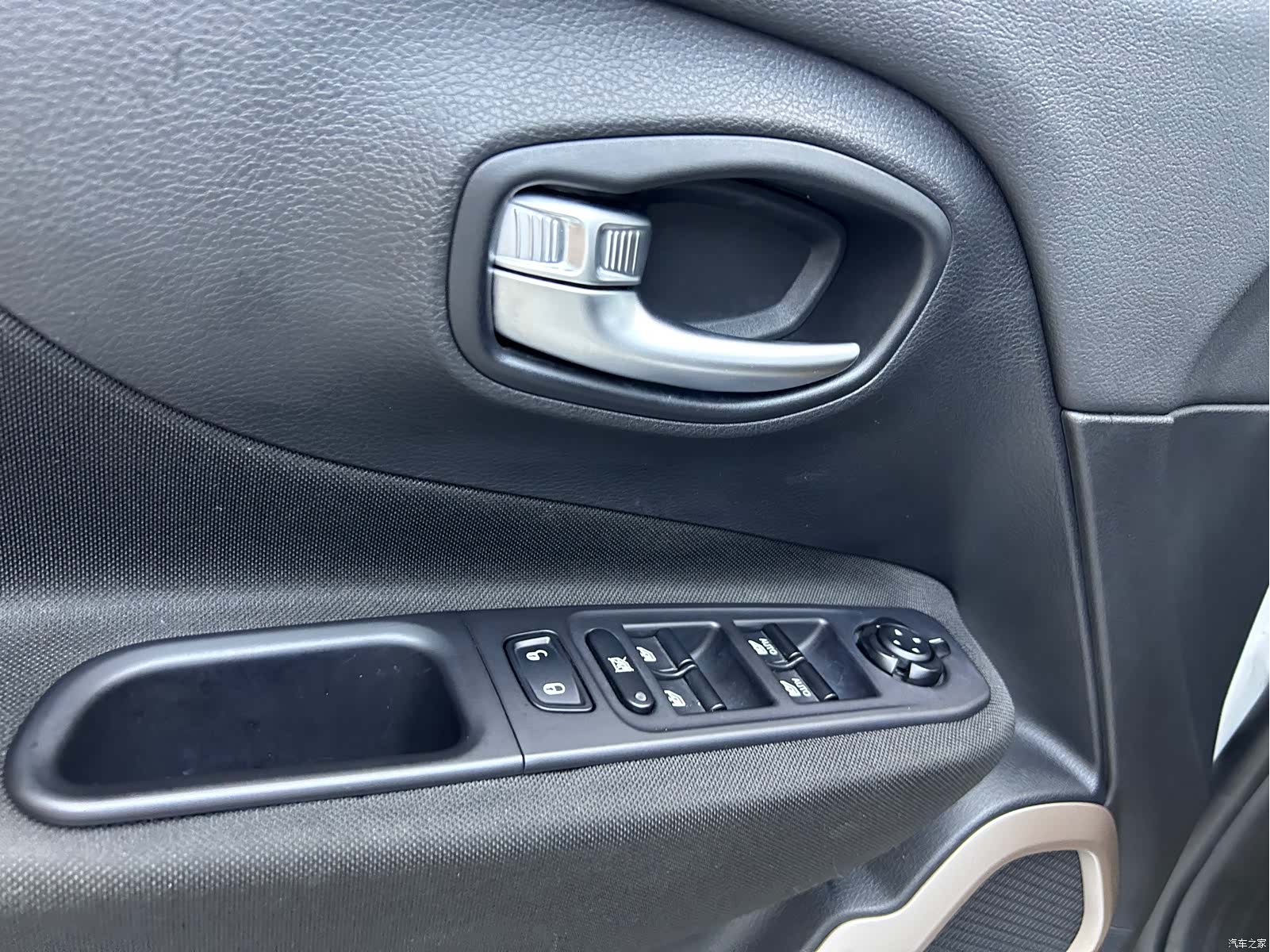 Jeep Renegade, 2018 12
