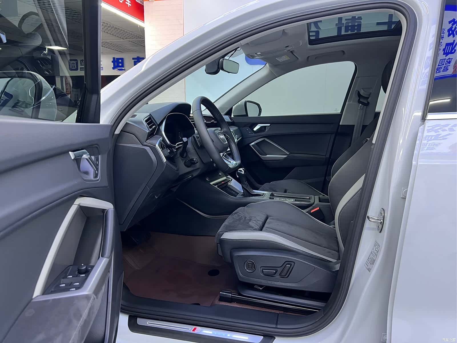 Audi Q3, 2023 11