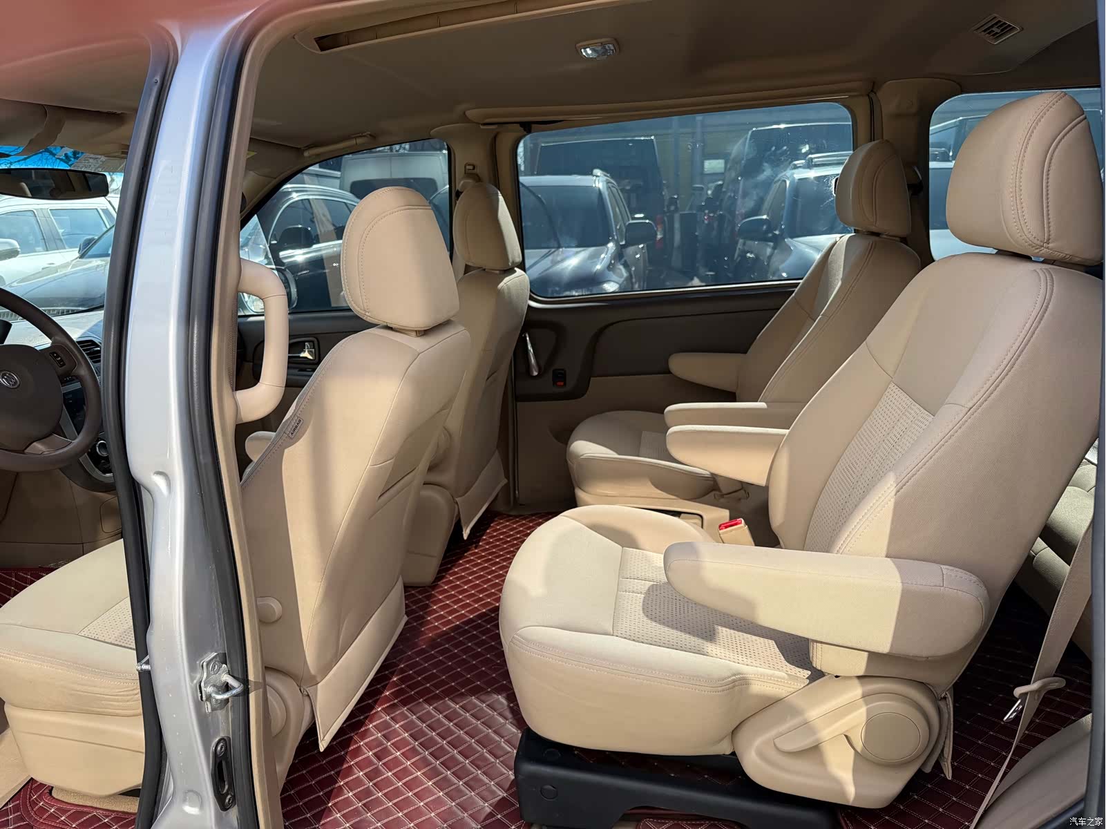 Buick GL8, 2015 13