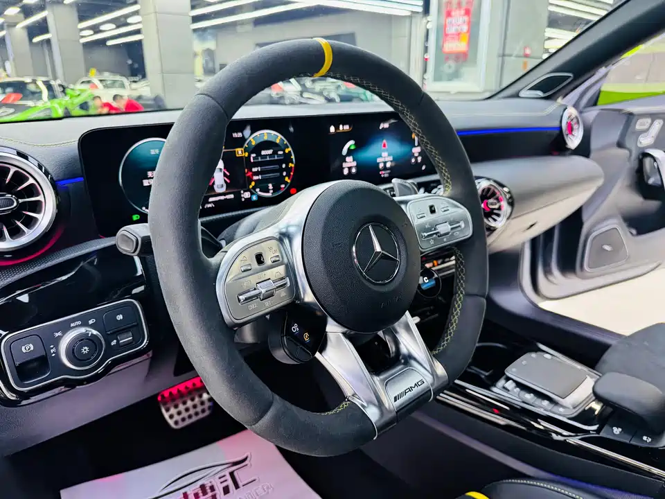 Mercedes-Benz CLA AMG