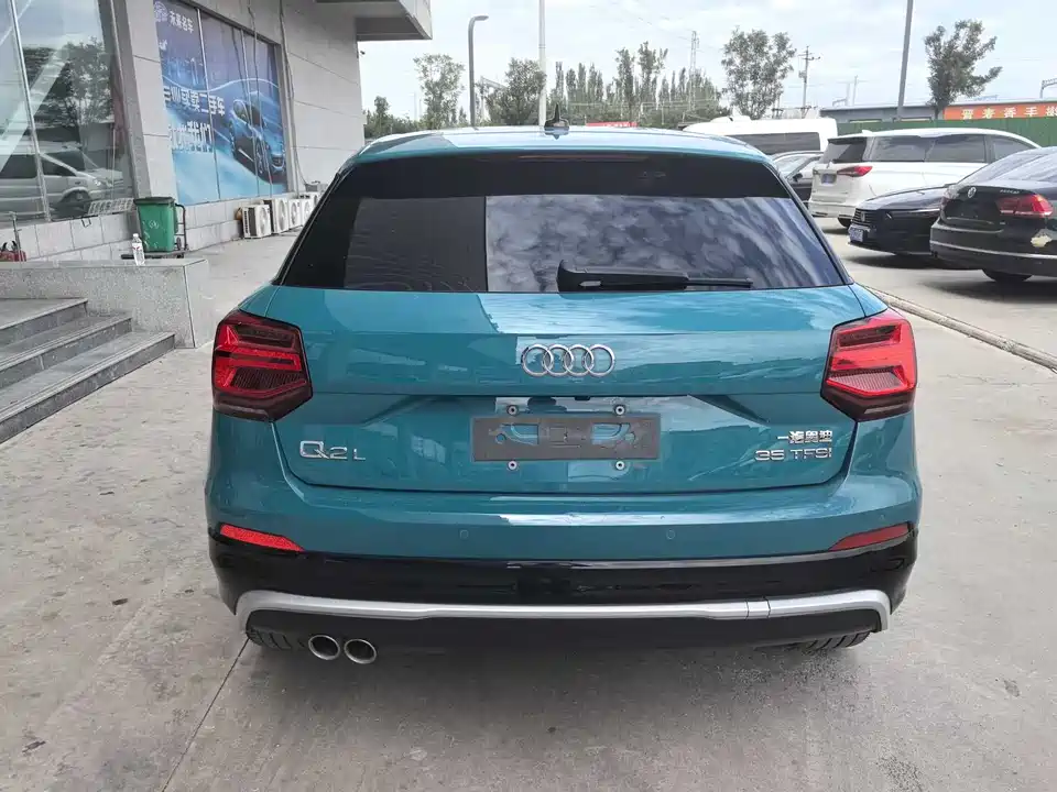 Audi Q2L